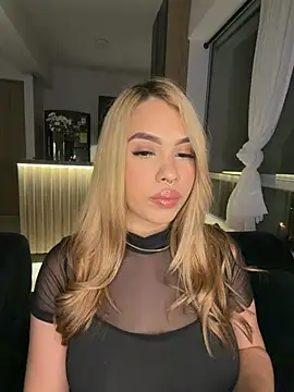 Snapshot of karymoron chatting on February 13, 5:14 am karymoron online show from February 13, 5:14 am