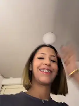 vicky bass  online show from June 6, 1:21 am