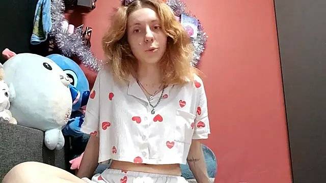 TiaraHenegan online show from January 9, 7:22 am