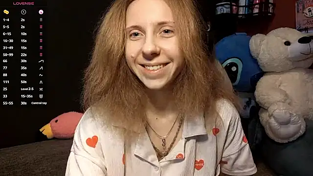 Snapshot of TiaraHenegan chatting on February 1, 7:18 am TiaraHenegan online show from February 1, 7:18 am