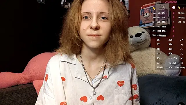 Snapshot of TiaraHenegan chatting on February 3, 7:24 am TiaraHenegan online show from February 3, 7:24 am