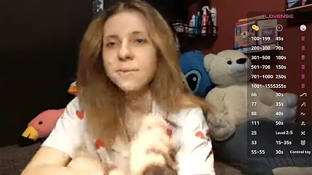 Snapshot of TiaraHenegan chatting on February 4, 7:25 am TiaraHenegan online show from February 4, 7:25 am