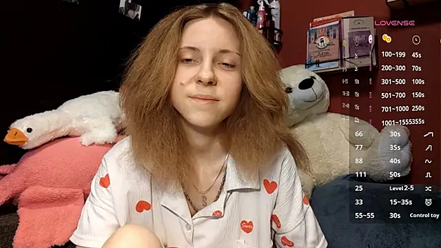 Snapshot of TiaraHenegan chatting on February 5, 7:13 am TiaraHenegan online show from February 5, 7:13 am