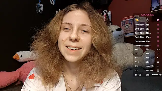 Snapshot of TiaraHenegan chatting on February 10, 7:23 am TiaraHenegan online show from February 10, 7:23 am