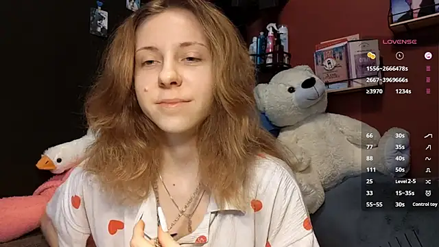 Snapshot of TiaraHenegan chatting on February 11, 7:13 am TiaraHenegan online show from February 11, 7:13 am