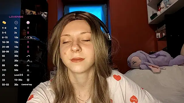 Snapshot of TiaraHenegan chatting on February 13, 7:59 am TiaraHenegan online show from February 13, 7:59 am