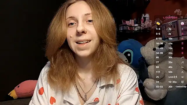 Snapshot of TiaraHenegan chatting on February 18, 7:15 am TiaraHenegan online show from February 18, 7:15 am