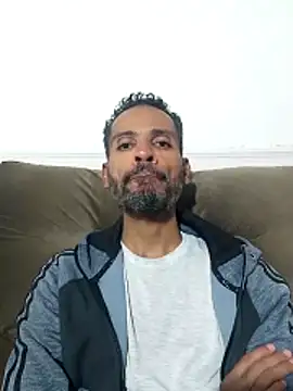 Snapshot of moreno_alpha_br chatting on June 20, 11:18 pm moreno alpha br online show from June 20, 11:18 pm