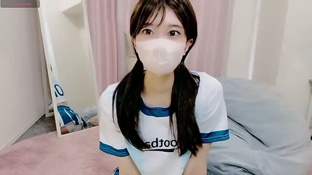 Snapshot of Rui-chaaan chatting on May 9, 5:23 am Rui-chaaan online show from May 9, 5:23 am
