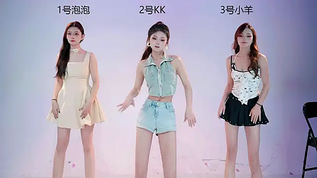 Snapshot of U-one001 chatting on January 6, 11:03 am U-one001 online show from January 6, 11:03 am