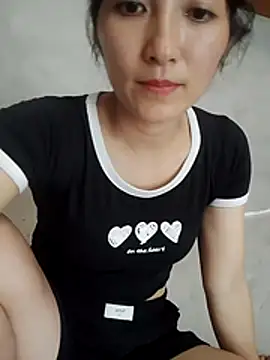 Snapshot of Asami_6868 chatting on May 15, 9:05 am Asami 6868 online show from May 15, 9:05 am