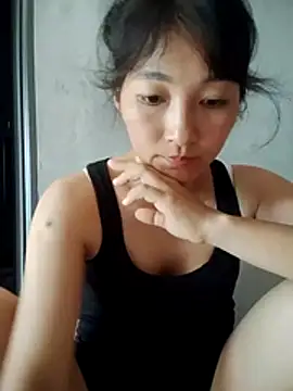 Snapshot of Asami_6868 chatting on May 25, 10:21 am Asami 6868 online show from May 25, 10:21 am