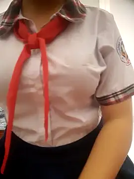 Snapshot of lina_loveee chatting on April 4, 8:56 am lina loveee online show from April 4, 8:56 am