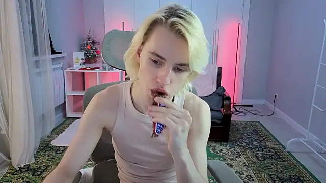 lucidangelok1 online show from February 24, 1:09 pm