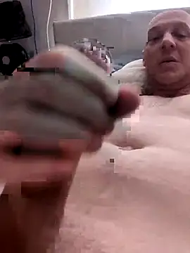 Snapshot of parish7196 chatting on April 4, 10:13 am parish7196 online show from April 4, 10:13 am