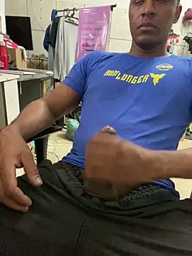 Snapshot of Betobob chatting on February 13, 10:44 am Betobob online show from February 13, 10:44 am