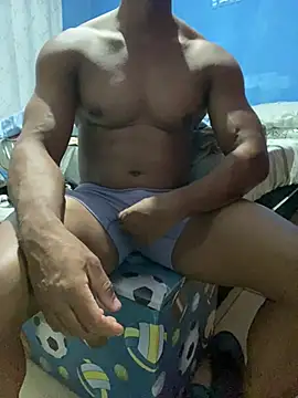 Snapshot of Betobob chatting on February 22, 9:46 pm Betobob online show from February 22, 9:46 pm