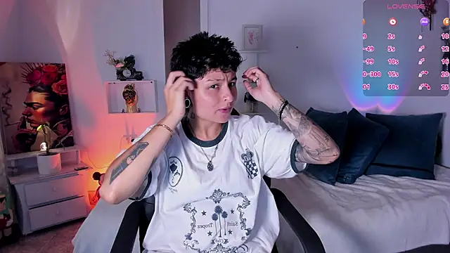 Zury Ramirez online show from February 6, 8:45 pm