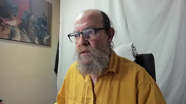 Snapshot of Uncle_Hottie chatting on January 12, 5:51 pm Uncle Hottie online show from January 12, 5:51 pm