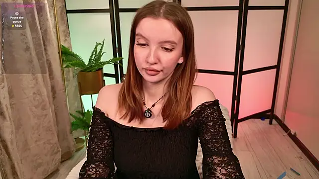 Snapshot of Layla_Bloom chatting on February 26, 5:45 pm Layla Bloom online show from February 26, 5:45 pm