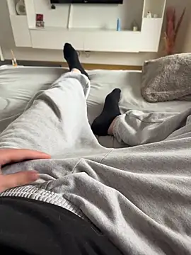 SamuelH59892 online show from March 14, 9:37 am