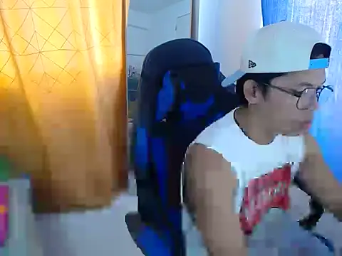 holly oreo online show from July 1, 2:24 am