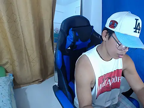 holly oreo online show from July 1, 3:01 pm