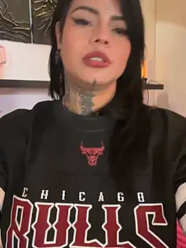 Snapshot of ReynaTatty chatting on March 18, 9:12 am ReynaTatty online show from March 18, 9:12 am