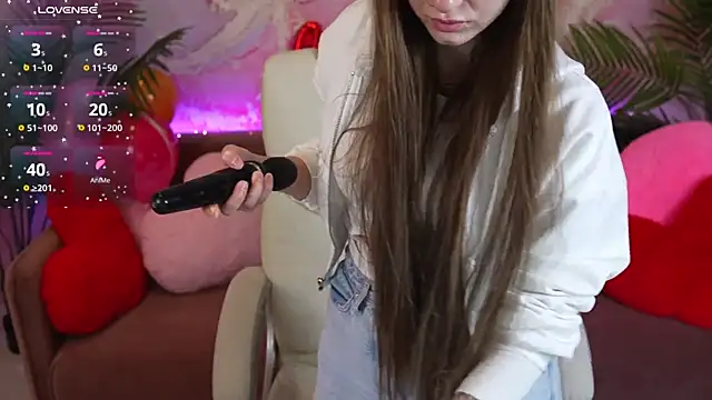 Snapshot of AlexaFleur chatting on February 17, 7:38 am AlexaFleur online show from February 17, 7:38 am