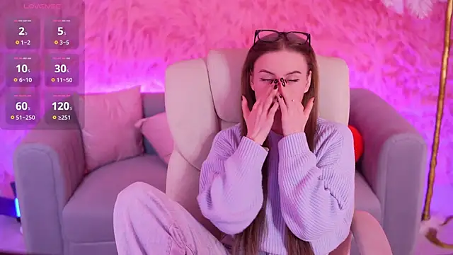 Snapshot of AlexaFleur chatting on March 16, 5:44 am AlexaFleur online show from March 16, 5:44 am