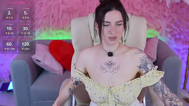 Snapshot of AlexaFleur chatting on March 22, 8:12 pm AlexaFleur online show from March 22, 8:12 pm