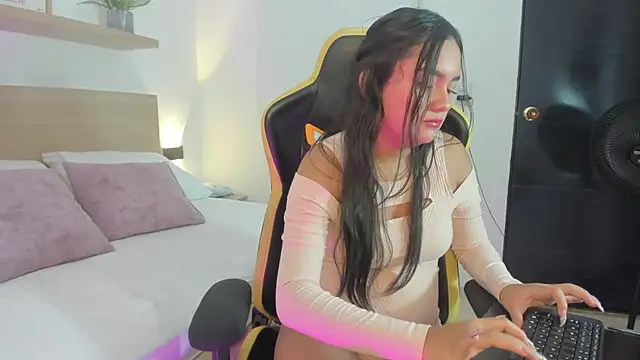 mara08  online show from January 10, 7:37 pm