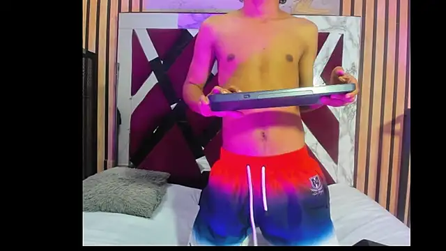 jhonaEstrada online show from January 14, 3:56 am