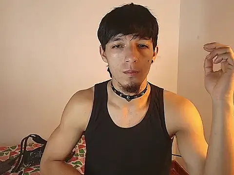 Snapshot of dark_rosse chatting on January 8, 1:19 am dark rosse online show from January 8, 1:19 am