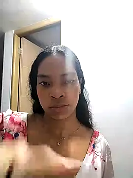 KATALINA SANTANA  online show from February 13, 11:45 pm