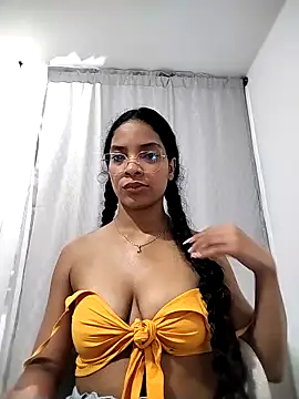 KATALINA SANTANA  online show from February 18, 11:44 pm