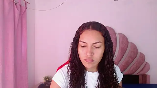 Naya  fox723 online show from February 9, 5:39 pm