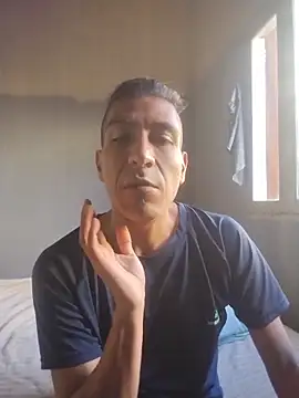 Rodrigohernan19 online show from April 10, 6:45 pm