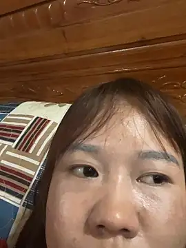 Snapshot of Liness101 chatting on February 3, 6:51 am Liness101 online show from February 3, 6:51 am