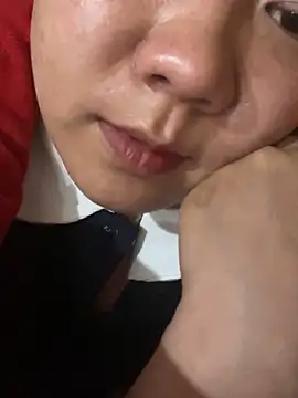 Snapshot of Liness101 chatting on March 6, 3:19 pm Liness101 online show from March 6, 3:19 pm