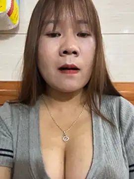 Snapshot of Liness101 chatting on March 21, 2:27 am Liness101 online show from March 21, 2:27 am