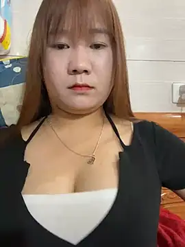 Snapshot of Liness101 chatting on March 28, 3:06 am Liness101 online show from March 28, 3:06 am