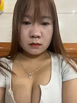 Snapshot of Liness101 chatting on April 7, 2:34 am Liness101 online show from April 7, 2:34 am