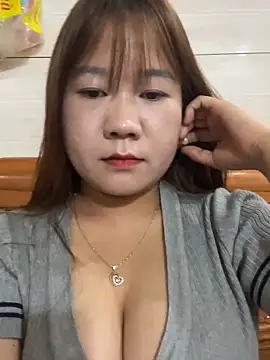 Snapshot of Liness101 chatting on April 9, 7:25 am Liness101 online show from April 9, 7:25 am