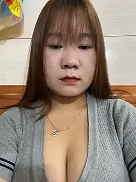 Snapshot of Liness101 chatting on April 10, 2:28 am Liness101 online show from April 10, 2:28 am