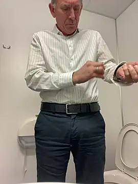 Pierre4tjyxx online show from February 5, 4:33 pm