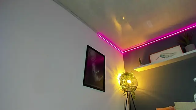 Kira Exe  online show from April 1, 1:41 pm