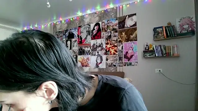 LxayBloom online show from January 9, 7:44 am