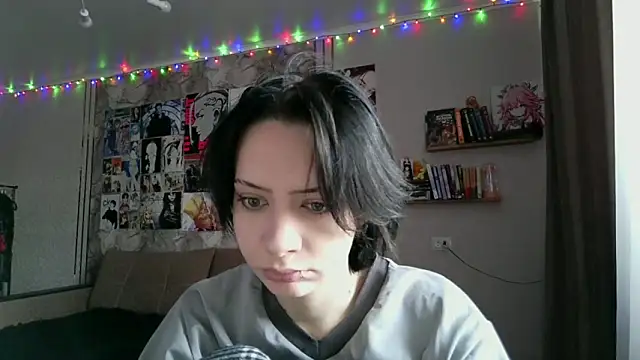 LxayBloom online show from January 18, 6:06 am