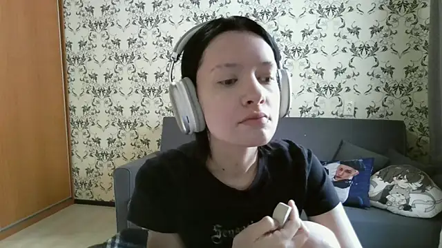 LxayBloom online show from March 5, 7:26 am